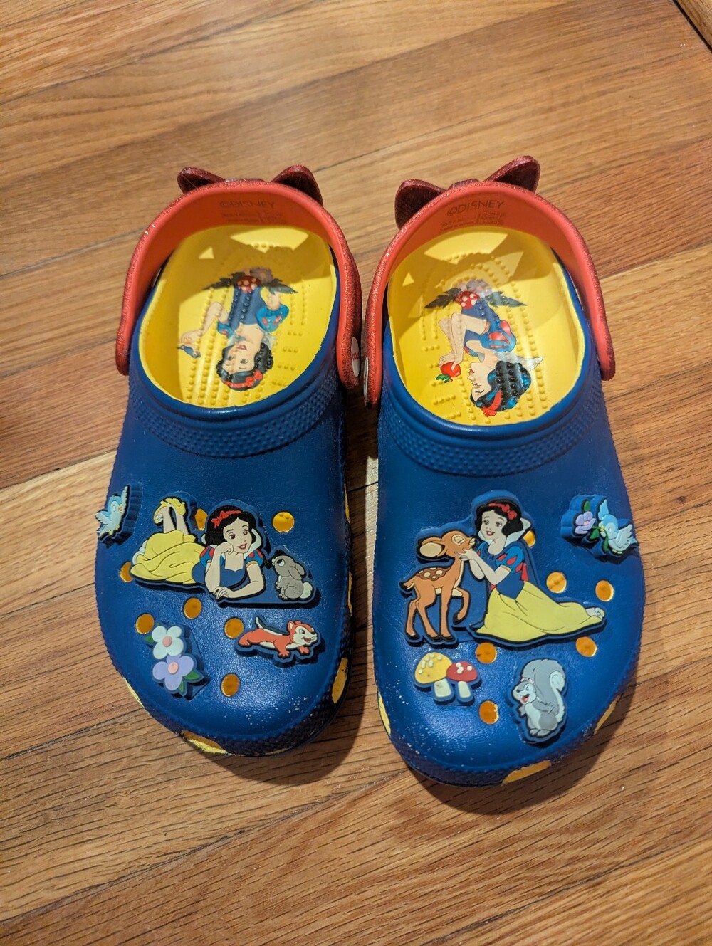 Snow White Crocs Size 3 (J3/Junior 3)